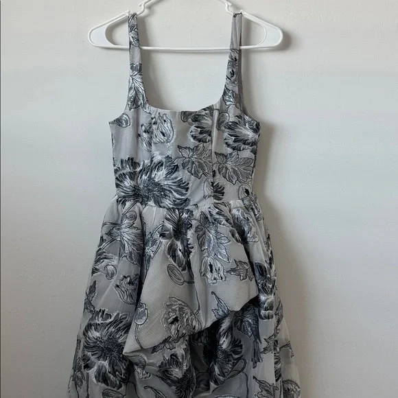 Elliat Blossom Silver Jacquard High-Low Maxi Dress Size: XS - Picture 5 of 13